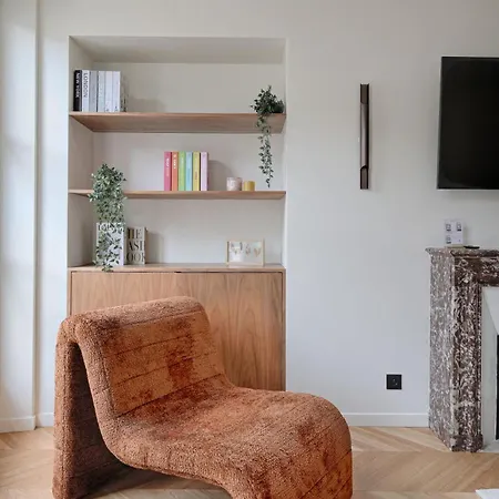 Heart Marais Luxury 2br Ac By Melvane