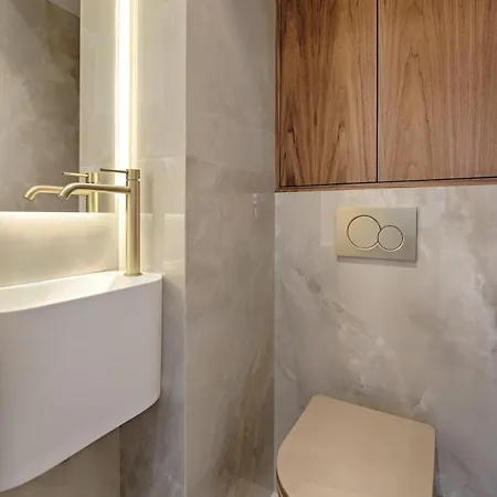 Heart Marais Luxury 2br Ac By Melvane