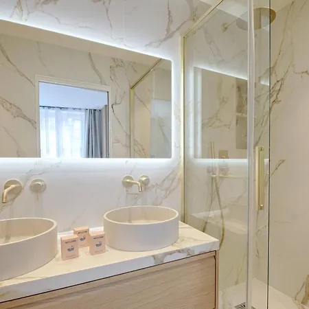 Апартаменты Heart Marais Luxury 2br Ac By Melvane *