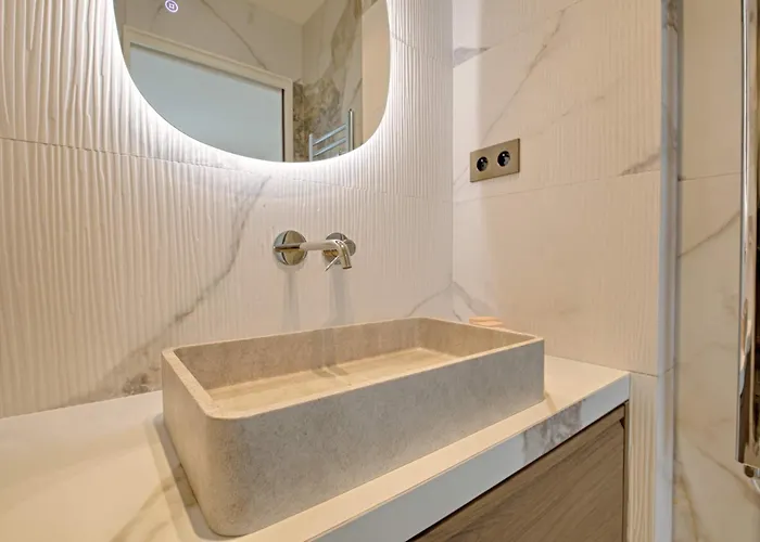 Heart Marais Luxury 2br Ac By Melvane Paris