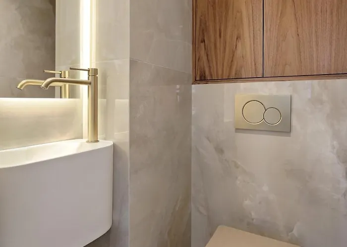 Heart Marais Luxury 2br Ac By Melvane