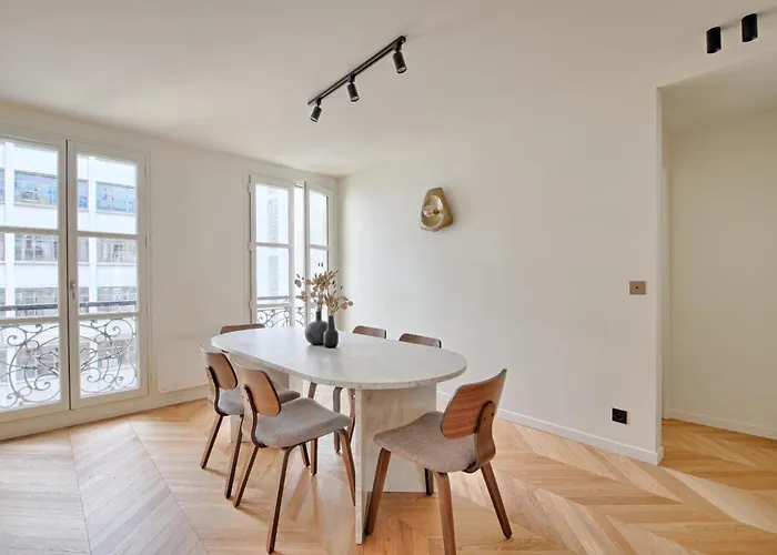 Heart Marais Luxury 2br Ac By Melvane Paris