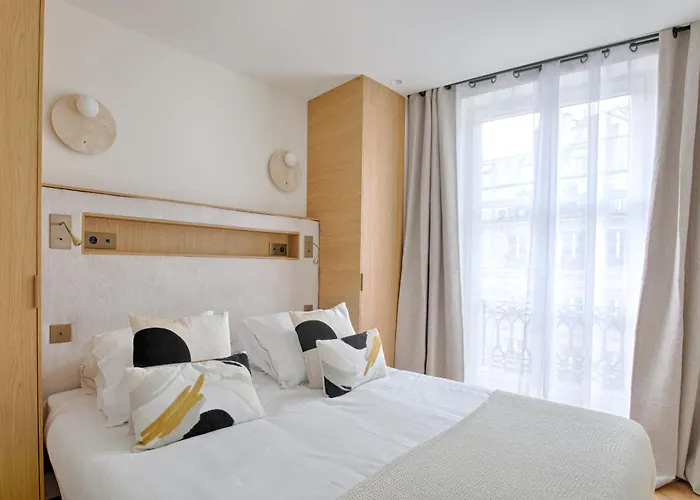 Apartment Heart Marais Luxury 2br Ac By Melvane