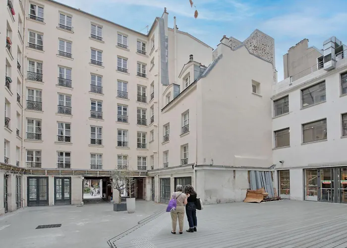 Heart Marais Luxury 2br Ac By Melvane